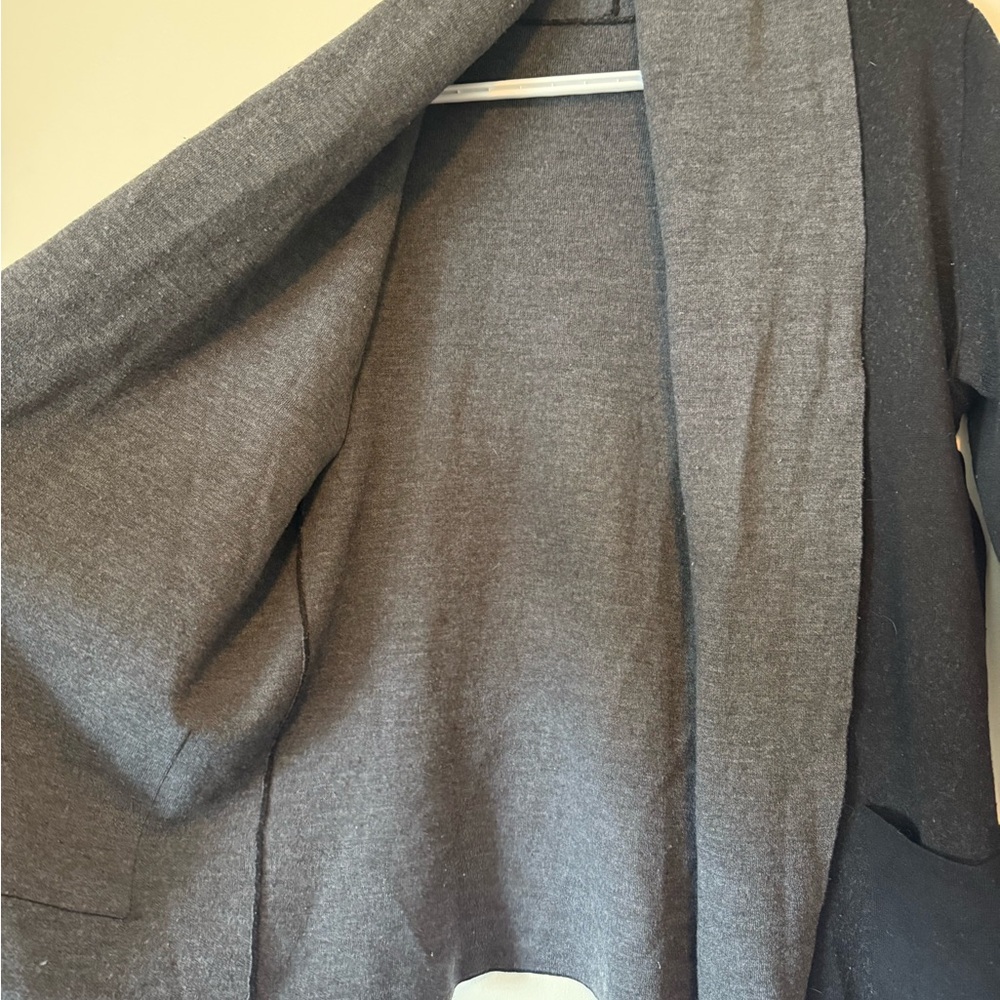 Aritzia Babaton Beekman Black&Grey Merino Wool Blend Colorblock Cardigan Large - Picture 4 of 8
